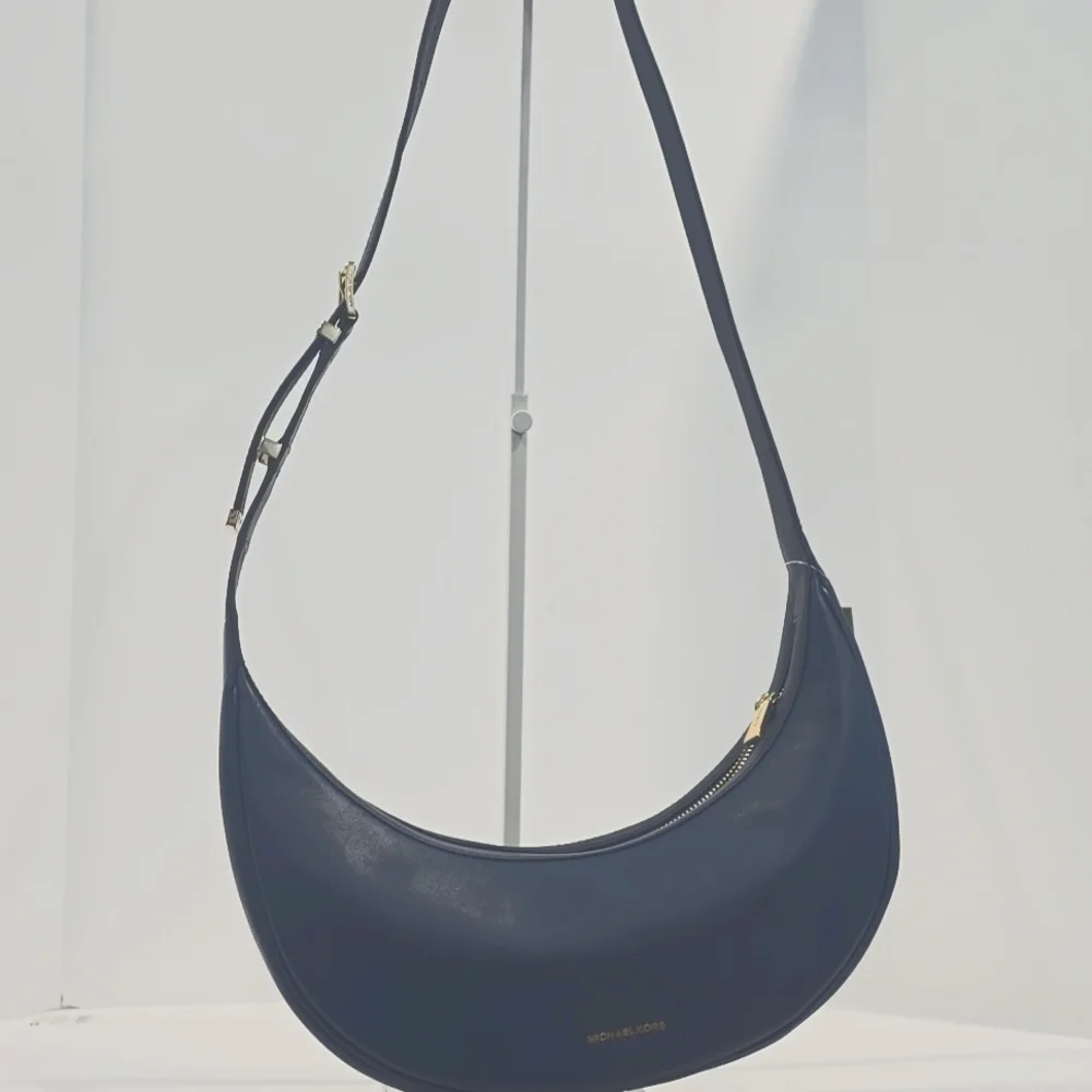 SALE! ✅ Michael Kors AVRA Medium Convertible Sling Leather Crossbody ⭐ NWT